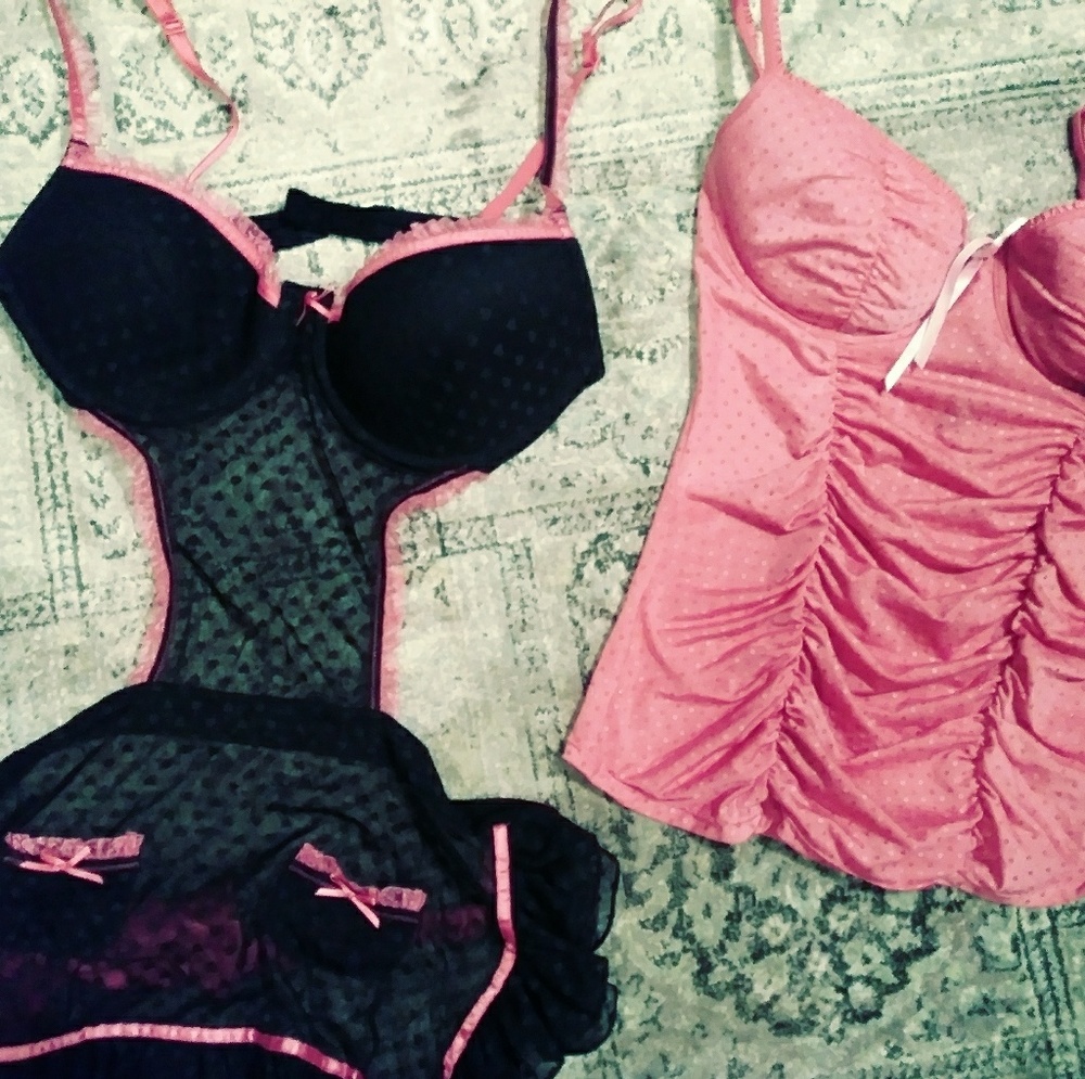 Sale 🌟 Lot 4 piece Lingerie Victoria Secret..etc